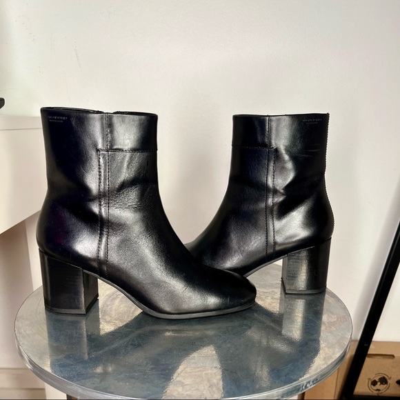 Vagabond Nicole Black Leather Blocked Mid
Heeled Ankle Boots With Round Toe - Picture 2 of 12